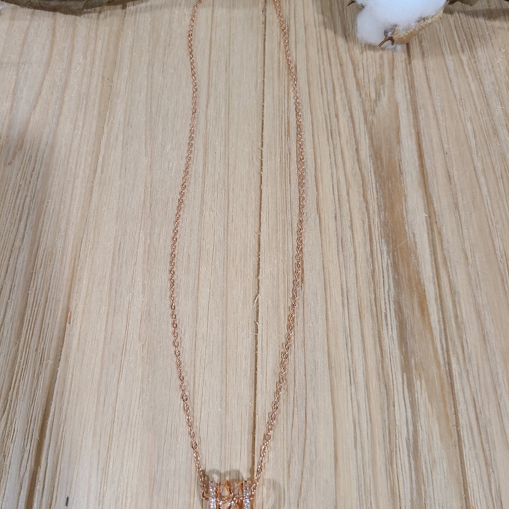 🩷🩷NEW🩷🩷 GORGEOUS!! CZ Spiral Cylinder Charm Necklace in ROSE GOLD Plating - Picture 8 of 14